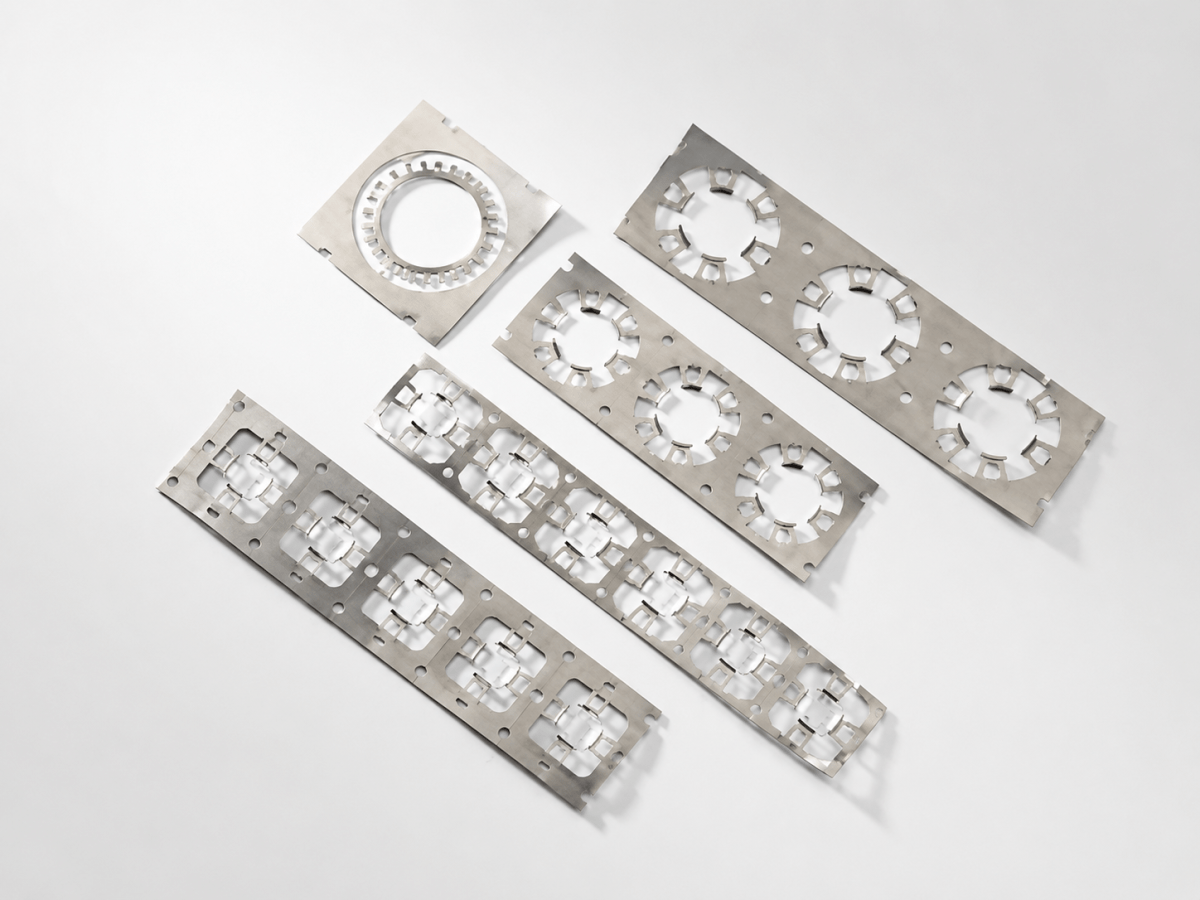 Precision stamped water pipe connector